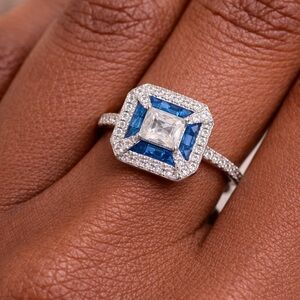 🌹✅Elegant Silver and Blue Gemstone Ring